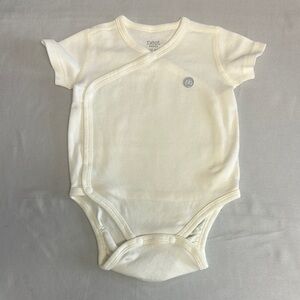 Nest Designs - LIKE NEW - White/Cream Kimono style short sleeve Baby Onesie
